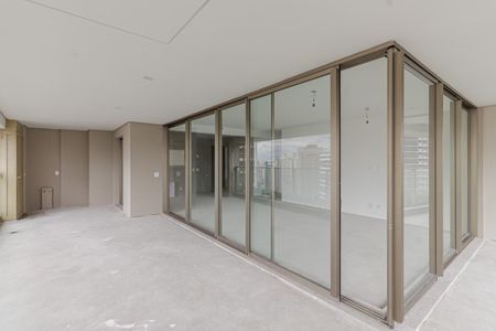 Apartamento à venda com 219m², 3 quartos e 4 vagasSacada