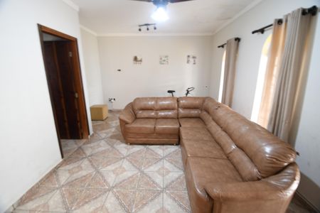 Casa à venda com 300m², 3 quartos e 2 vagasSala
