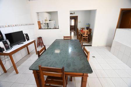 Casa à venda com 300m², 3 quartos e 2 vagasCopa / Cozinha