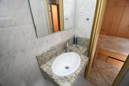 Casa à venda com 300m², 3 quartos e 2 vagasBanheiro Suíte