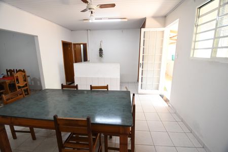 Casa à venda com 300m², 3 quartos e 2 vagasCopa / Cozinha