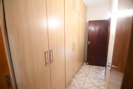 Casa à venda com 300m², 3 quartos e 2 vagasQuarto 2 - Suíte