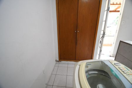 Casa à venda com 300m², 3 quartos e 2 vagasÁrea de Serviço