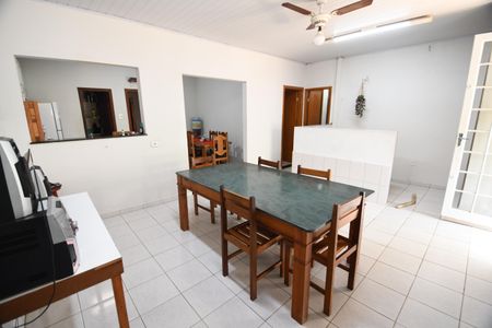 Casa à venda com 300m², 3 quartos e 2 vagasCopa / Cozinha