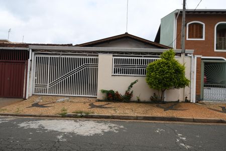 Casa à venda com 300m², 3 quartos e 2 vagasFachada