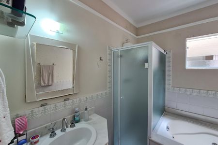 Casa à venda com 193m², 3 quartos e 4 vagasBanheiro da Suíte 1