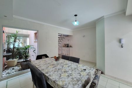 Casa à venda com 193m², 3 quartos e 4 vagasCopa