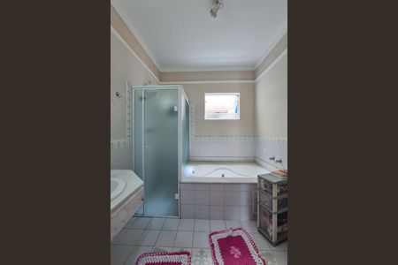 Casa à venda com 193m², 3 quartos e 4 vagasBanheiro da Suíte 1