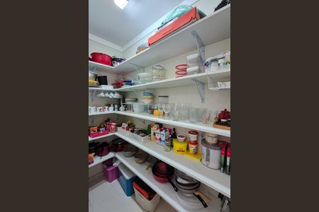 Casa à venda com 193m², 3 quartos e 4 vagasCozinha -dispensa