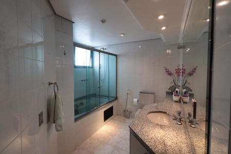 Apartamento à venda com 170m², 4 quartos e 2 vagasBanheiro da Suíte 1