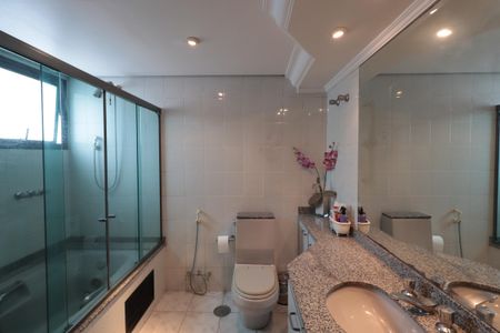 Apartamento à venda com 170m², 4 quartos e 2 vagasBanheiro da Suíte 1