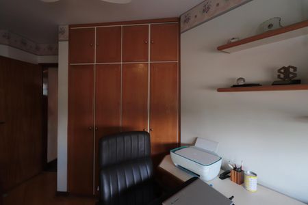 Apartamento à venda com 170m², 4 quartos e 2 vagasQuarto 4