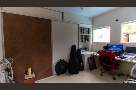 Casa à venda com 450m², 3 quartos e 2 vagas