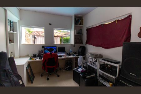 Casa à venda com 450m², 3 quartos e 2 vagas