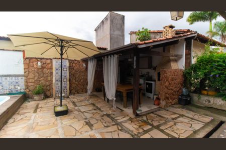 Casa à venda com 450m², 3 quartos e 2 vagas