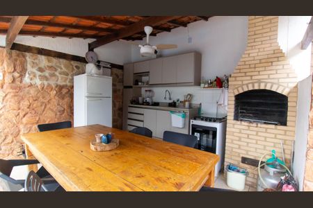 Casa à venda com 450m², 3 quartos e 2 vagas