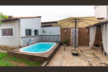 Casa à venda com 450m², 3 quartos e 2 vagas