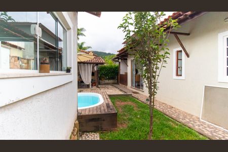 Casa à venda com 450m², 3 quartos e 2 vagas