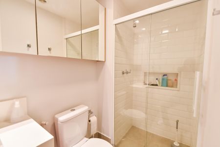 Apartamento à venda com 68m², 2 quartos e 1 vaga Apartamento à venda com 68m², 2 quartos e 1 vagaBanheiro