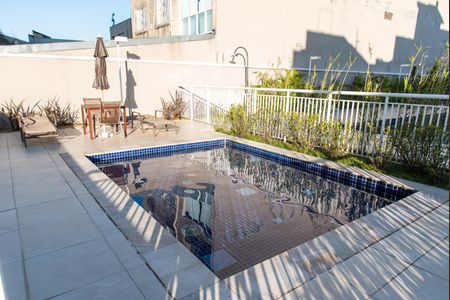 Apartamento à venda com 68m², 2 quartos e 1 vaga Apartamento à venda com 68m², 2 quartos e 1 vagaÁrea comum - Piscina