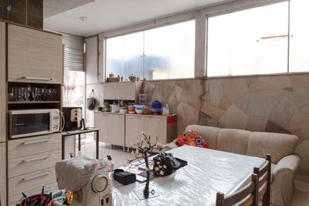 Casa à venda com 300m², 3 quartos e 2 vagas