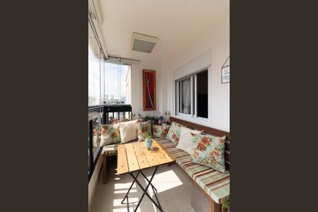 Apartamento à venda com 75m², 2 quartos e 2 vagas Apartamento à venda com 75m², 2 quartos e 2 vagasVaranda da Sala