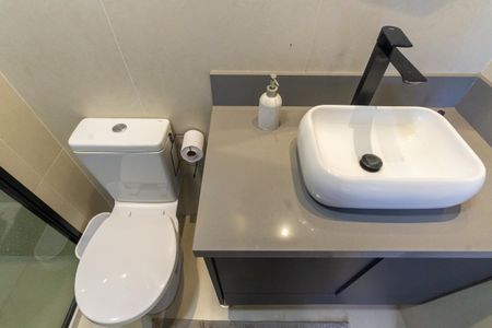 Apartamento à venda com 115m², 3 quartos e 2 vagas Apartamento à venda com 115m², 3 quartos e 2 vagasBanheiro da Suíte 1