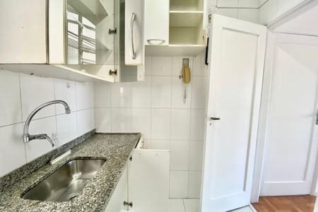 Apartamento para alugar com 65m², 2 quartos e sem vagaCozinha 