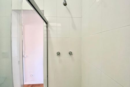 Apartamento para alugar com 65m², 2 quartos e sem vagaBanheiro 