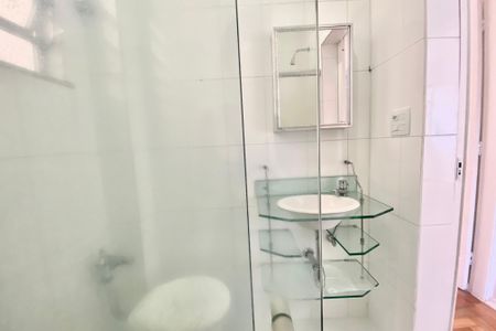 Apartamento para alugar com 65m², 2 quartos e sem vagaBanheiro