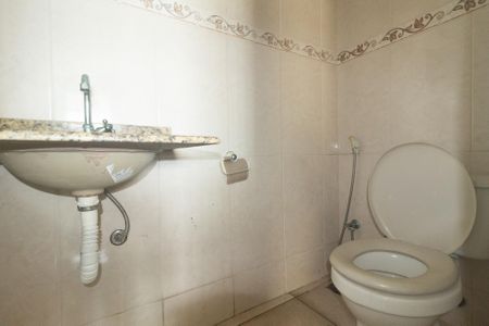 Casa para alugar com 199m², 4 quartos e 5 vagasBanheiro Social 2