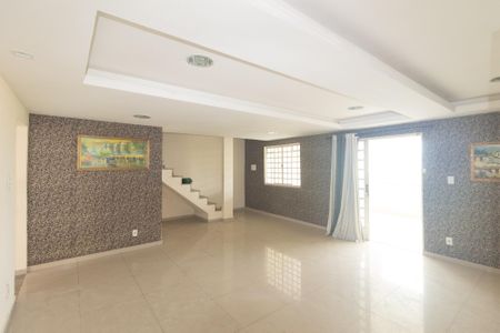 Sala de casa para alugar com 4 quartos, 199m² em Campo Grande, Rio de Janeiro