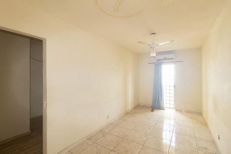 Casa para alugar com 199m², 4 quartos e 5 vagasSuíte