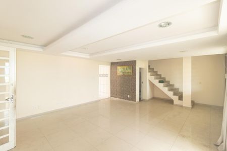 Sala de casa para alugar com 4 quartos, 199m² em Campo Grande, Rio de Janeiro