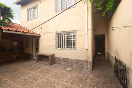 Casa para alugar com 199m², 4 quartos e 5 vagasQuintal