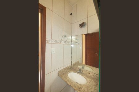 Casa para alugar com 199m², 4 quartos e 5 vagasBanheiro Social 1