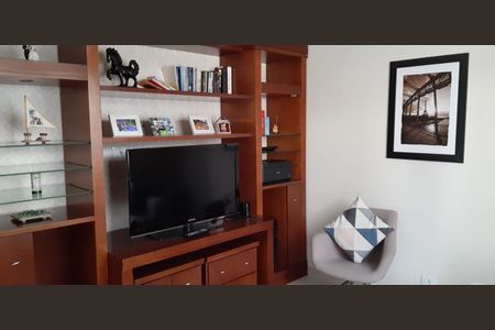 Casa de Condomínio para alugar com 3 quartos, 300m² em Lajeado, Cotia