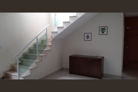 Casa de Condomínio para alugar com 3 quartos, 300m² em Lajeado, Cotia