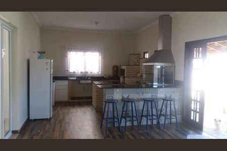 Casa de Condomínio para alugar com 3 quartos, 300m² em Lajeado, Cotia