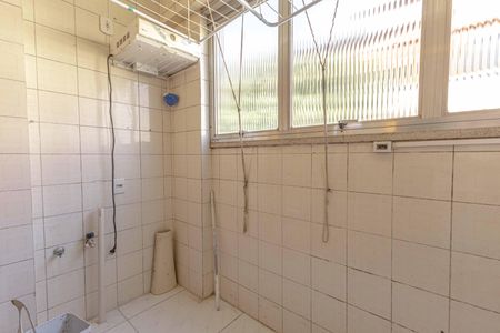 Apartamento à venda com 77m², 3 quartos e 1 vagaÁrea de Serviço