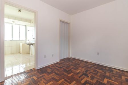 Sala  de apartamento para alugar com 1 quarto, 40m² em Jardim Itu, Porto Alegre
