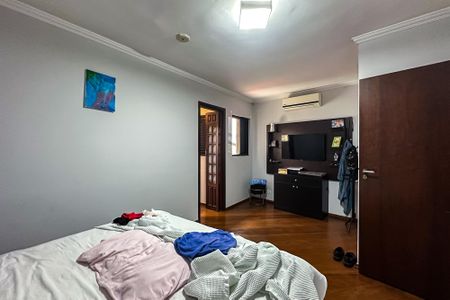 Casa à venda com 190m², 3 quartos e 4 vagasSuíte