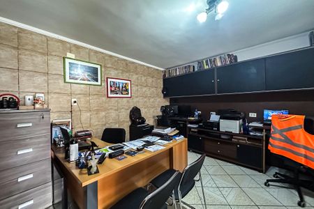 Casa à venda com 190m², 3 quartos e 4 vagasEscritório