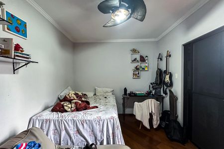 Casa à venda com 190m², 3 quartos e 4 vagasQuarto 2