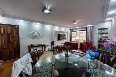 Casa à venda com 190m², 3 quartos e 4 vagasSala