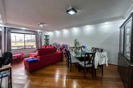 Casa à venda com 190m², 3 quartos e 4 vagasSala