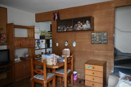 Casa à venda com 162m², 5 quartos e 2 vagasSala de TV