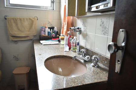 Casa à venda com 162m², 5 quartos e 2 vagasBanheiro Social