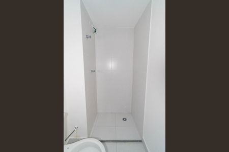 Banheiro da Suíte de apartamento para alugar com 1 quarto, 28m² em Jardim Itacolomi, São Paulo
