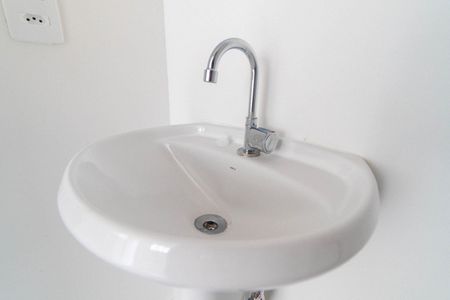 Banheiro da Suíte de apartamento para alugar com 1 quarto, 28m² em Jardim Itacolomi, São Paulo